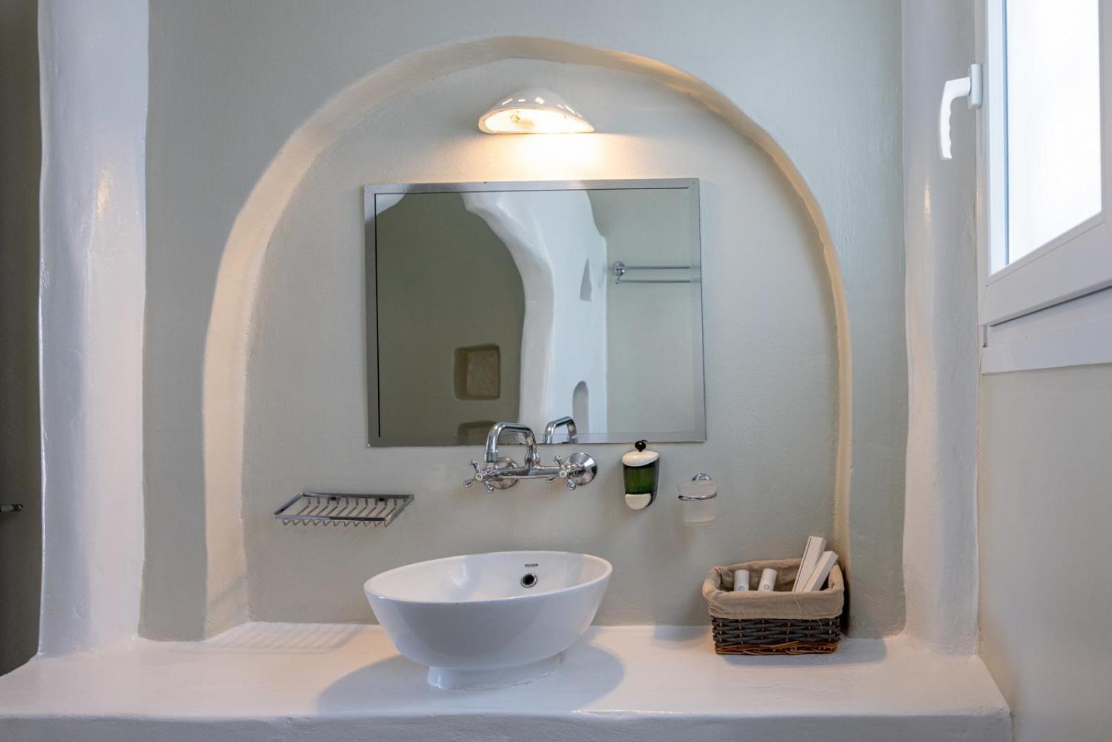 Soulmate'S Suites Tinos Kionia Ngoại thất bức ảnh