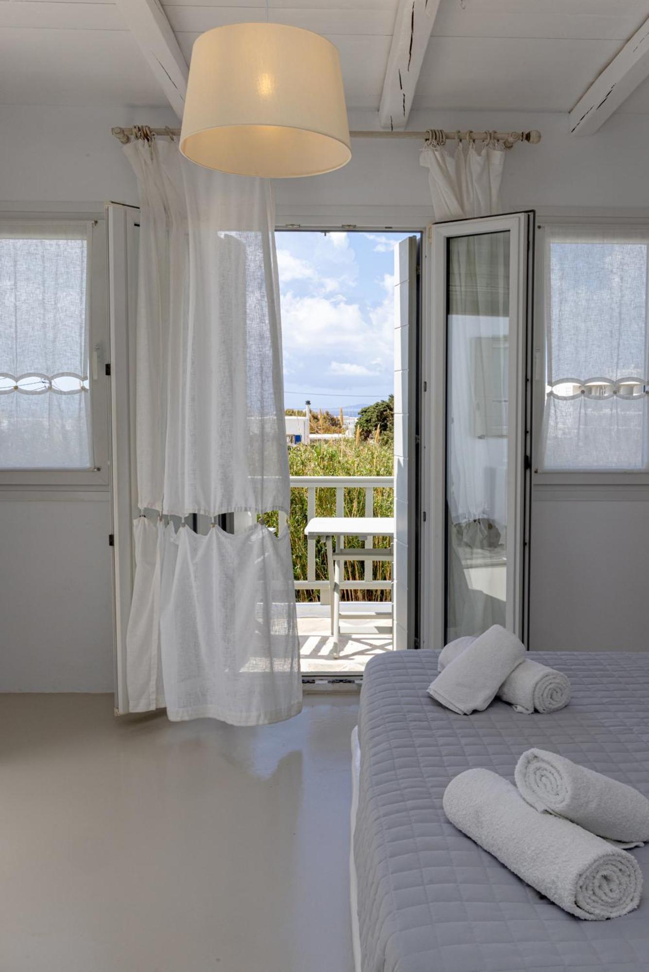 Soulmate'S Suites Tinos Kionia Ngoại thất bức ảnh