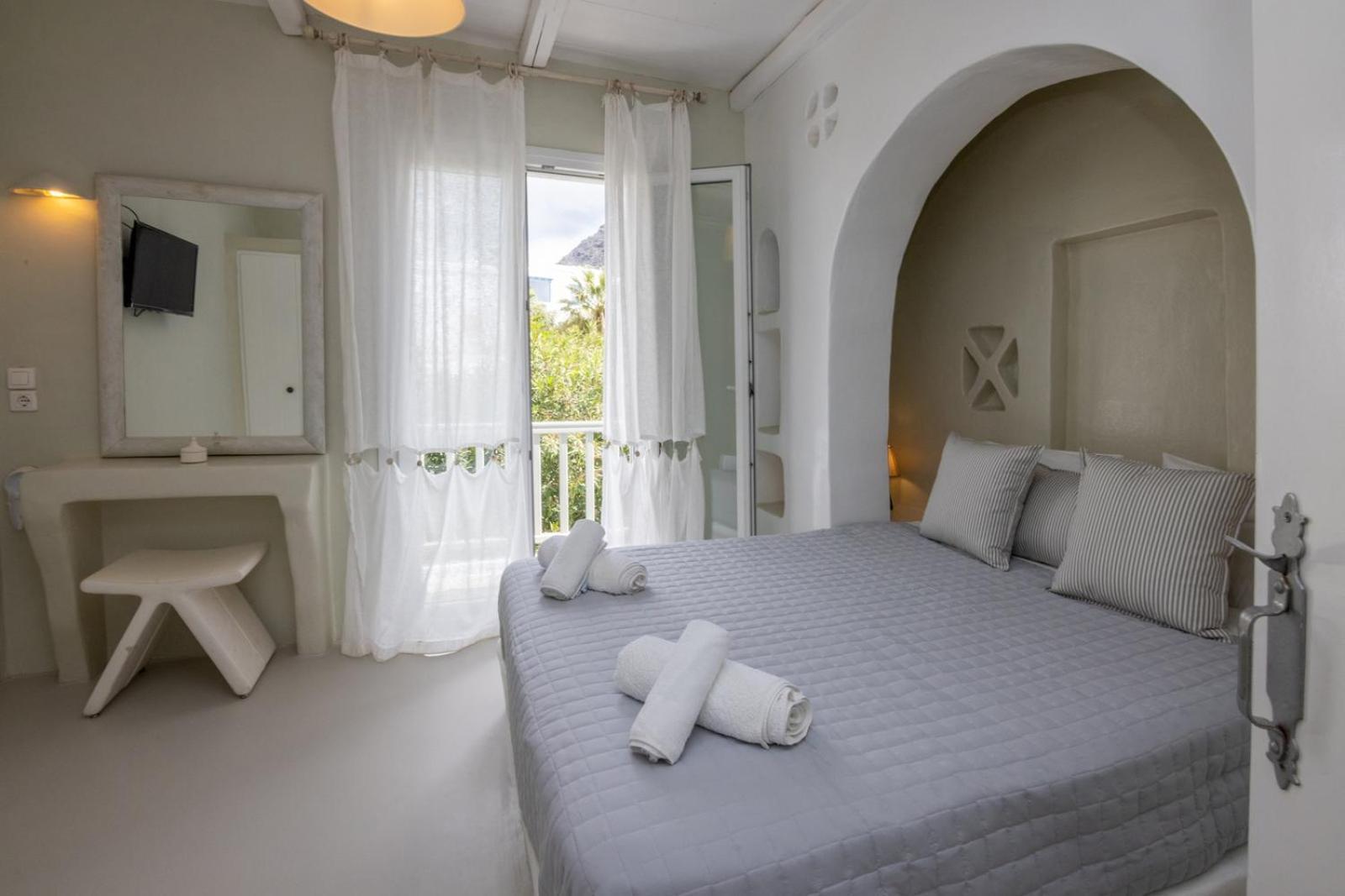 Soulmate'S Suites Tinos Kionia Ngoại thất bức ảnh
